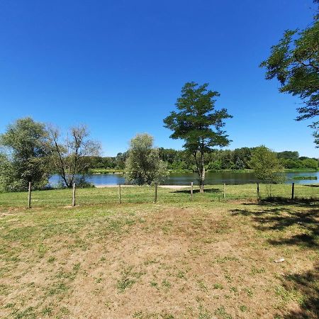 Camping Onlycamp Le Port Saint-Benoit-sur-Loire Экстерьер фото